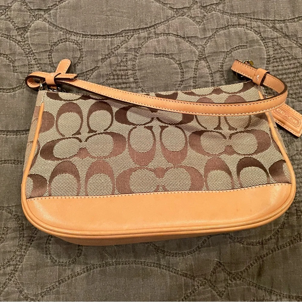 COACH Demi Hampton Shoulder Bag - Picture 6 of 11